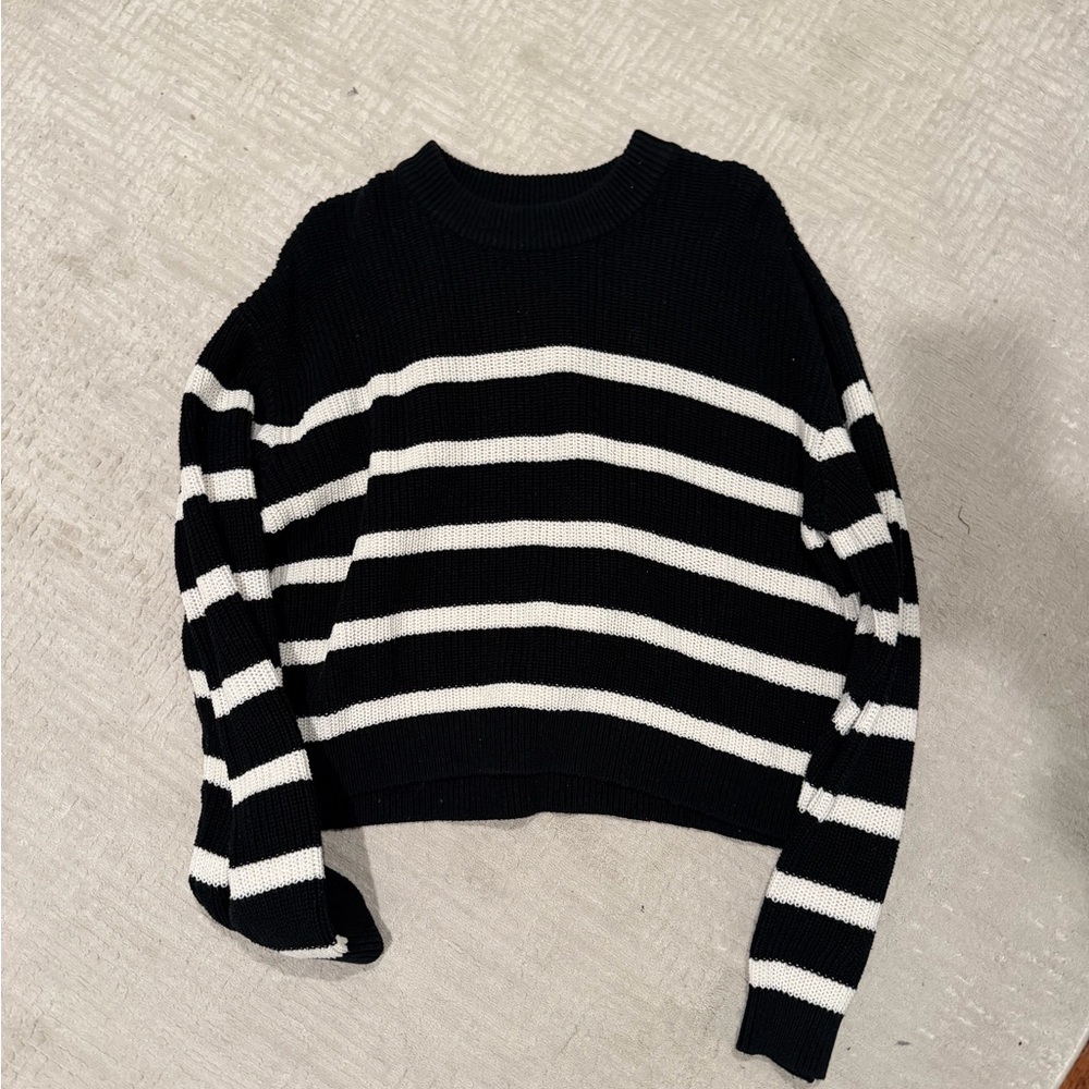 H&M Black and White Striped Crew Neck Sweater